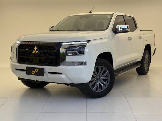 MITSUBISHI TRITON 2.4 BITURBO DIESEL CD HPE-S 4X4 AUTOMÁTICO MITSUBISHI TRITON 2.4 BITURBO DIESEL CD HPE-S 4X4 AUTOMÁTICO